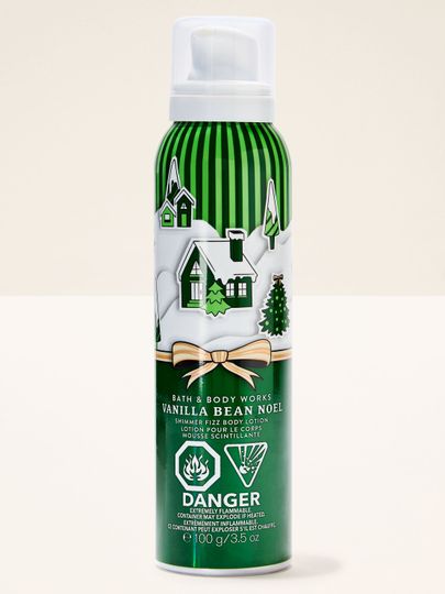 Spumă pentru corp Vanilla Bean Noel Bath & Body Works în recipient verde cu motiv de căsuțe și brazi acoperiți de zăpadă