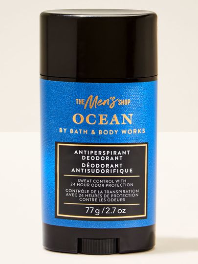 Deodorant stick Bath&Body Works Ocean. Stick negru cu etichetă albastră strălucitoare cu inscripții.