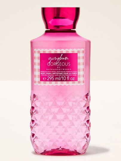 Gel de duș Bath & Body Works Gingham Gorgeous 295 ml, în flacon roz cu textură decorativă.