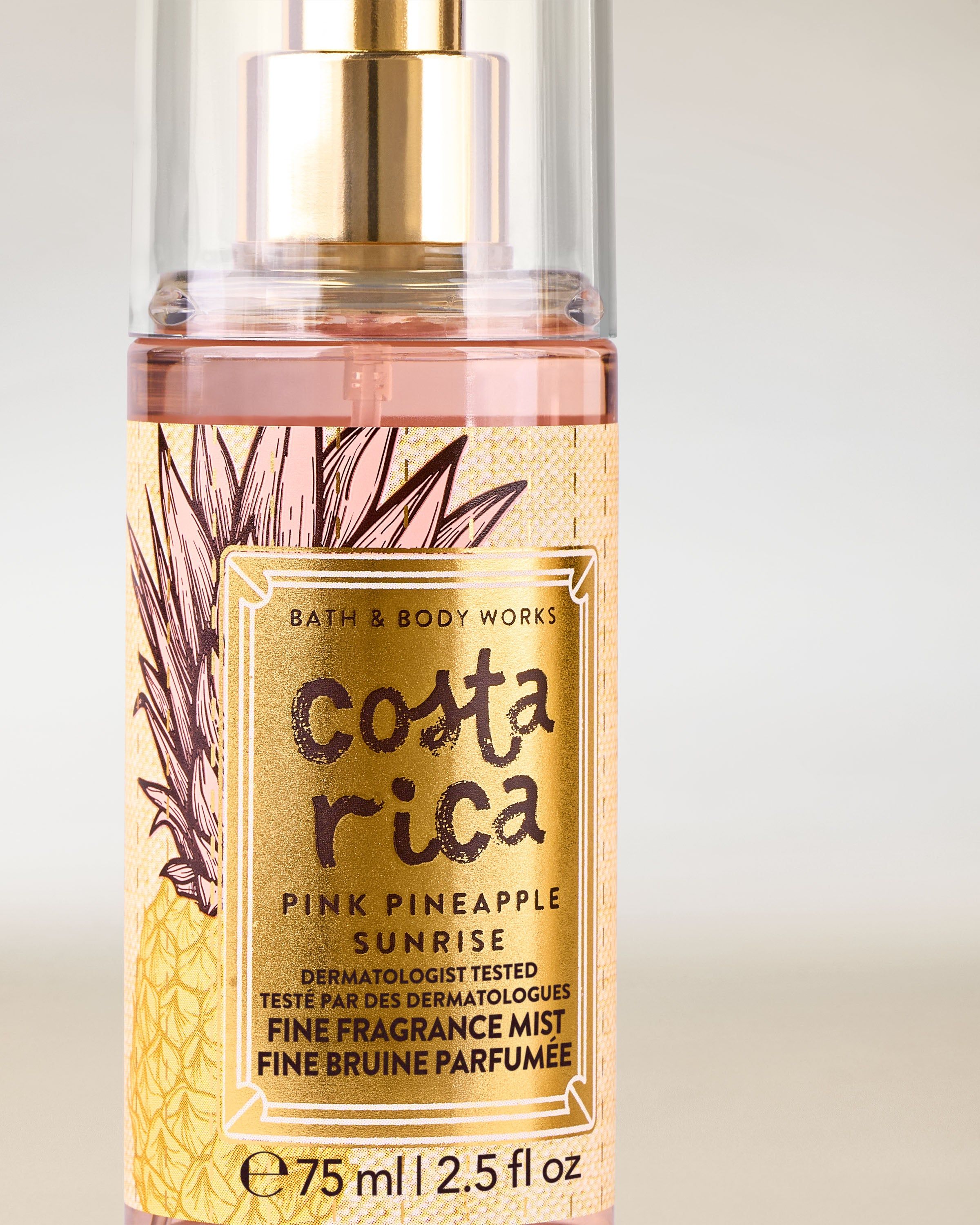Mini mgiełcă parfumată Costa Rica Pink Pineapple Sunrise de la Bath & Body Works, flacon roz cu atomizor.