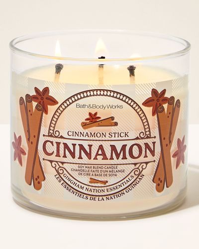 Lumânare cu trei fitiluri