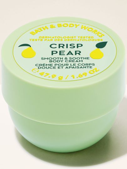 Cremă de corp Crisp Pear în ambalaj verde