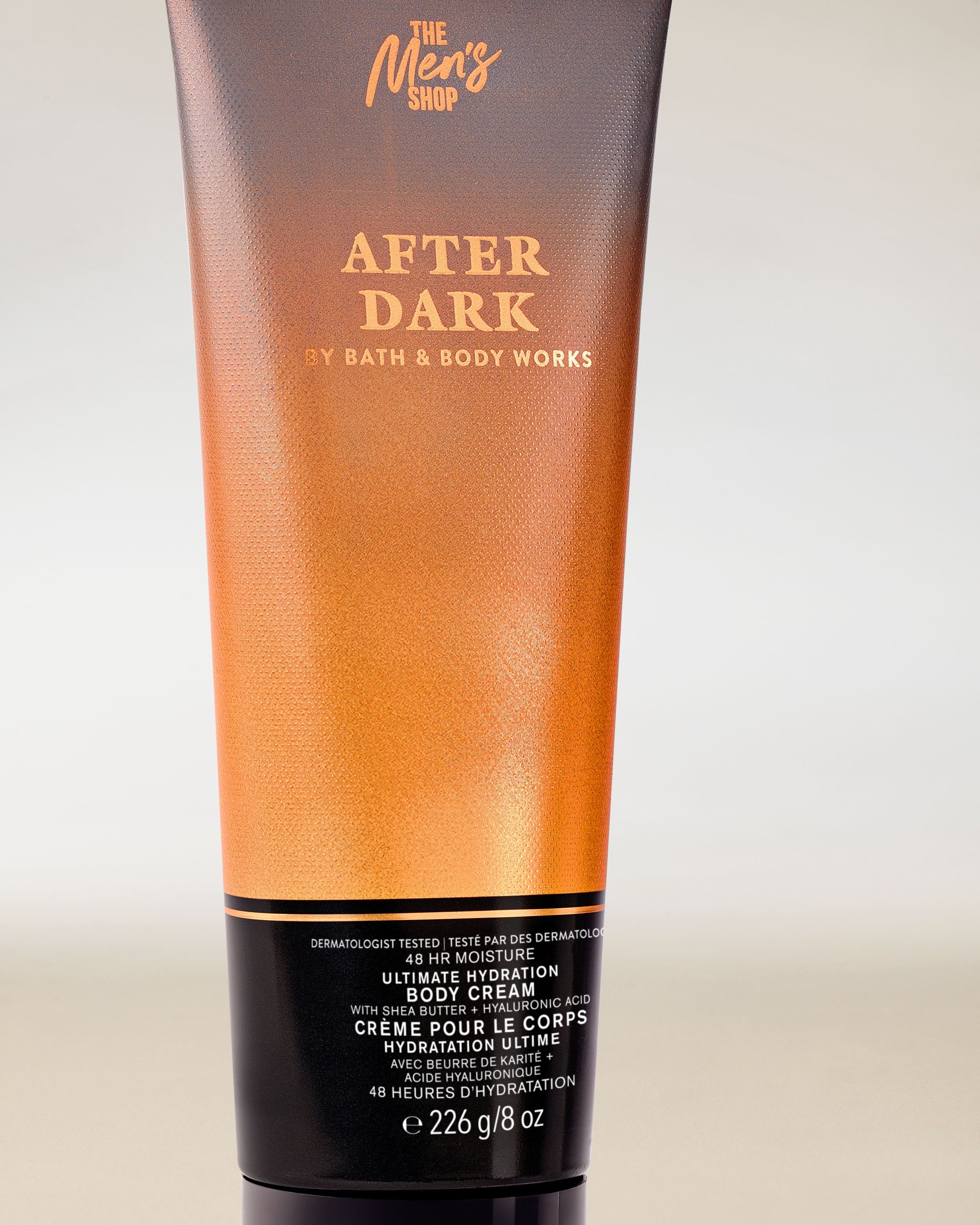 After Dark Men’s Shop Bath & Body Works – cremă de corp pentru bărbați în tub negru‑auriu cu hidratare 48h.