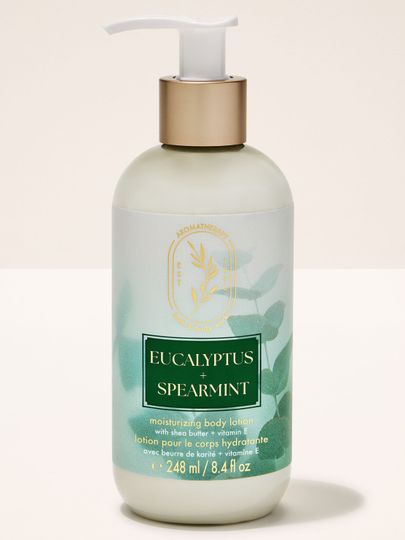 Loțiune de corp Bath & Body Works Aromatherapy "Eucalyptus + Spearmint" în sticlă deschisă cu pompă și etichetă mentă.