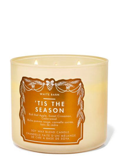 Lumânare parfumată ’Tis the Season White Barn cu 3 fitiluri în recipient din sticlă mată crem