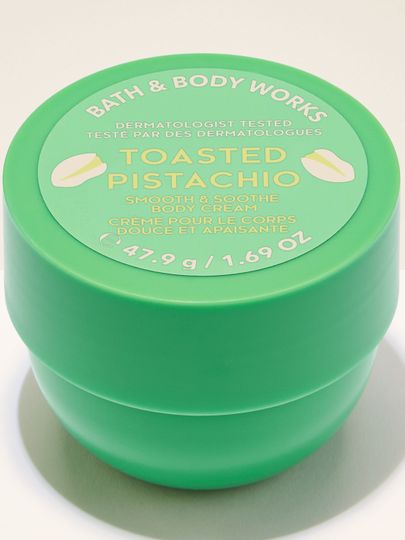 Cremă de corp Toasted Pistachio în ambalaj verde