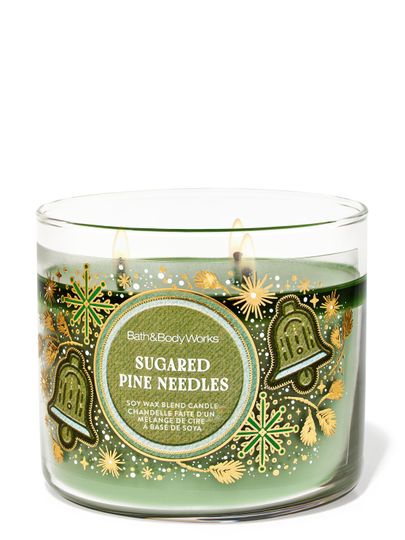 Lumânare parfumată Sugared Pine Needles Bath & Body Works cu 3 fitiluri și motiv de clopoței și fulgi de zăpadă