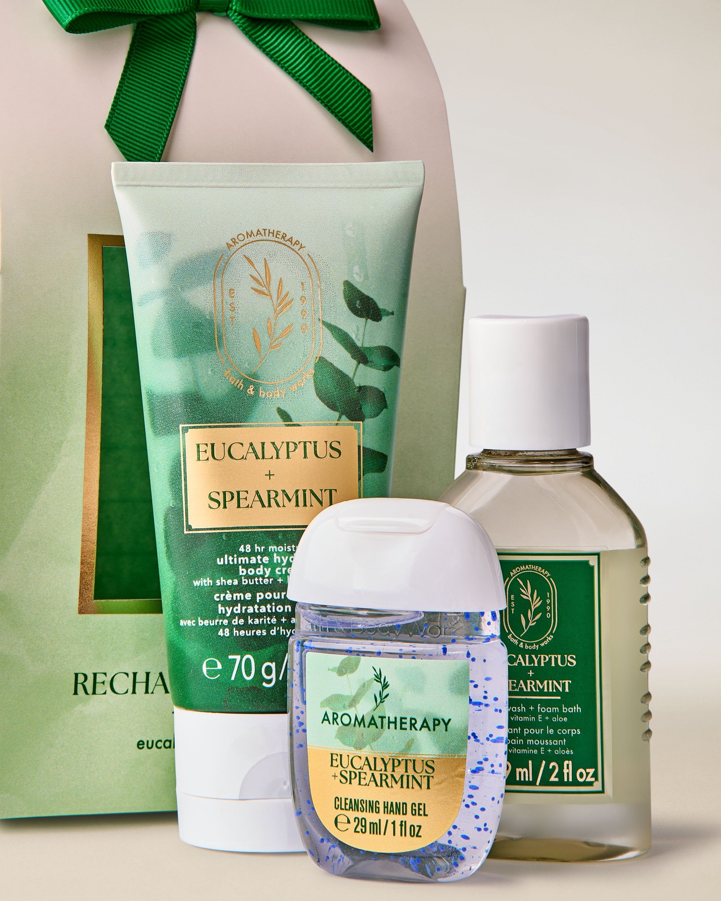 Set Aromatherapy Eucalyptus + Spearmint Bath & Body Works – kit verde relaxant pentru îngrijirea corpului.