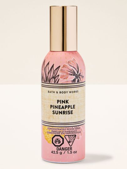 Pink Pineapple Sunrise – spray de cameră în ambalaj roz, cu motiv tropical floral și capac auriu elegant.
