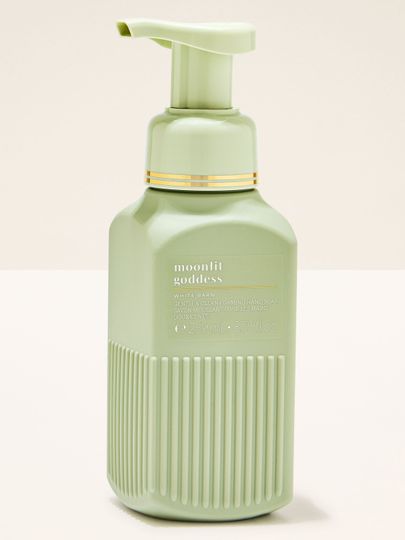 Spumă Moonlit Goddess White Barn în flacon verde texturat, design elegant, 259 ml.