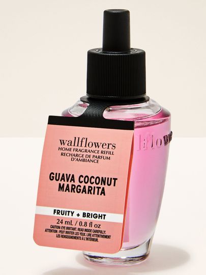 Rezerve Wallflowers Guava Coconut Margarita Bath & Body Works în nuanță roz.