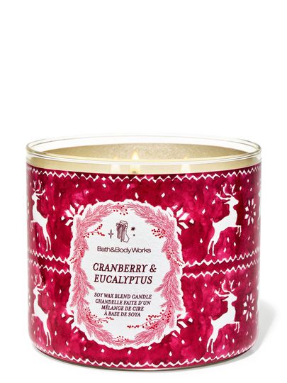 Lumânare parfumată Cranberry & Eucalyptus Bath & Body Works cu 3 fitiluri și motiv de reni pe etichetă