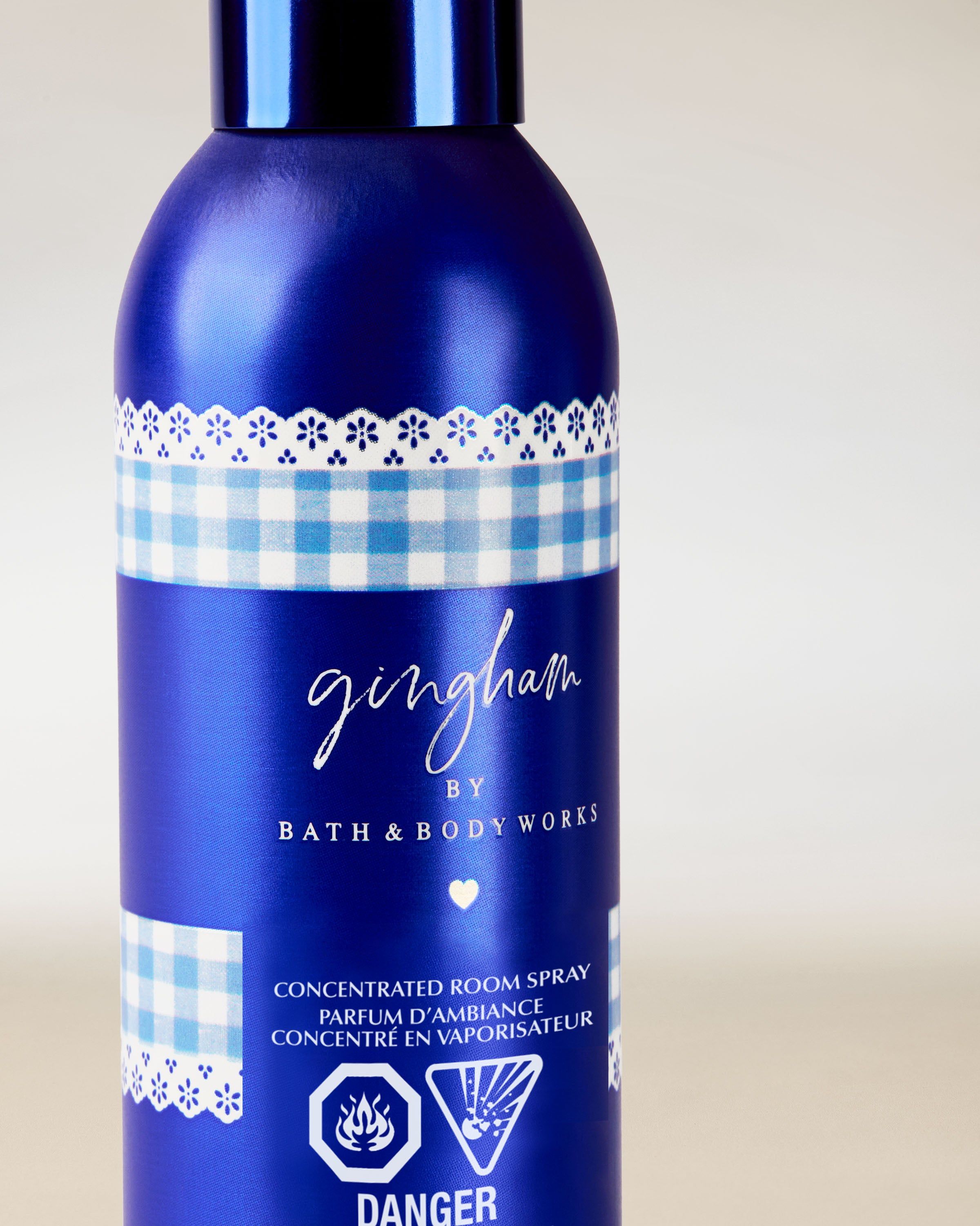 Spray concentrat pentru încăperi Bath & Body Works Gingham în flacon albastru