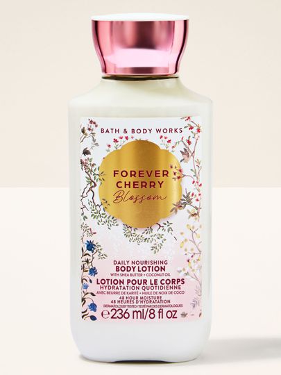 Loțiune de corp Bath & Body Works Forever Cherry Blossom 236 ml, în flacon deschis cu etichetă florală.