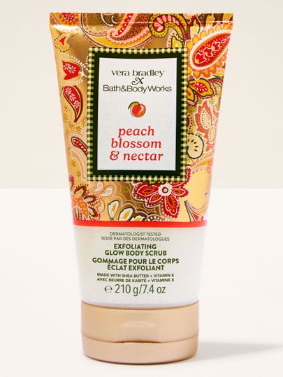 Bath & Body Works Peach Blossom & Nectar – scrub de corp într-un tub cu design decorativ, floral‑fructat.