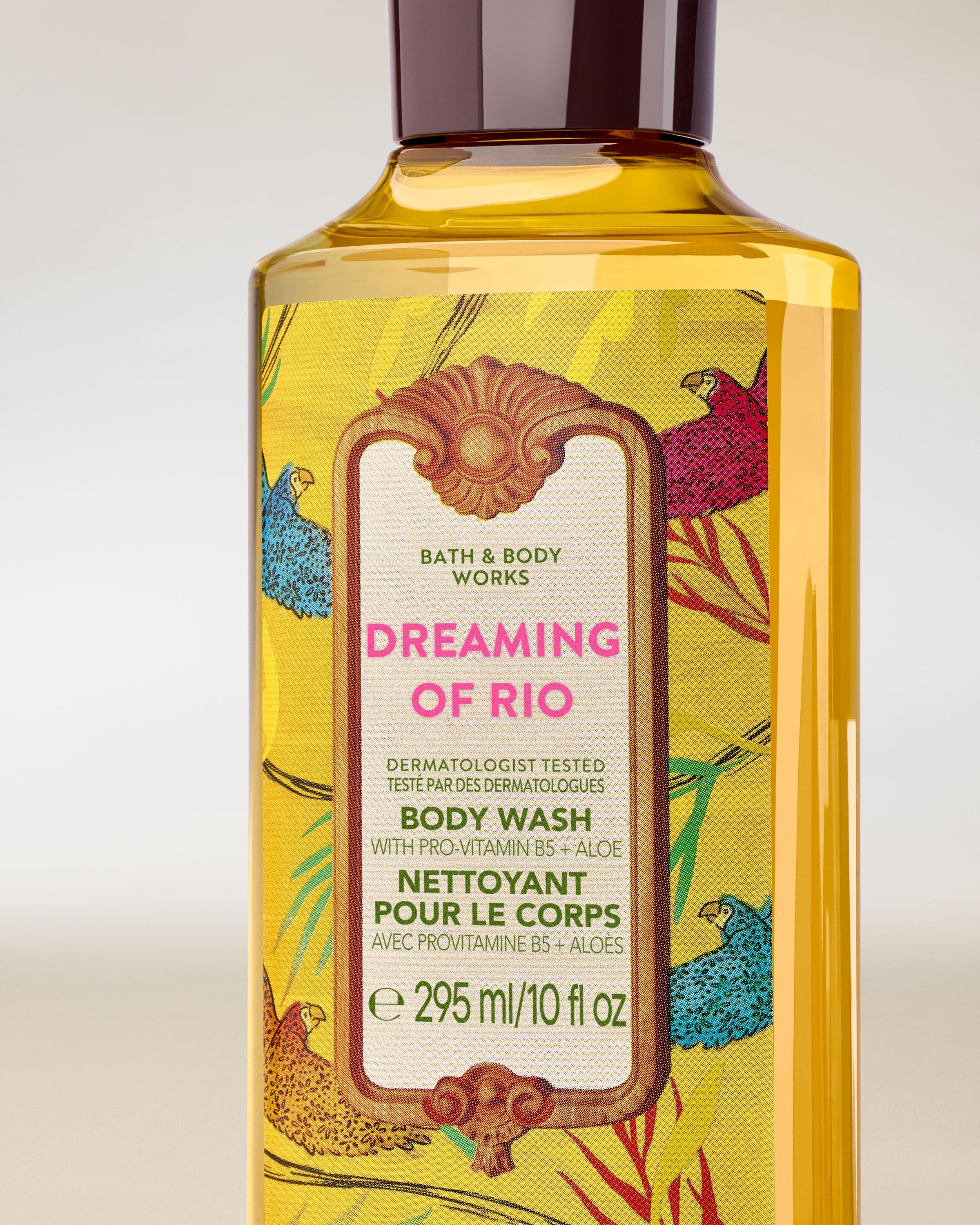 Gel de duș Bath & Body Works Dreaming of Rio cu etichetă tropicală vibrantă.