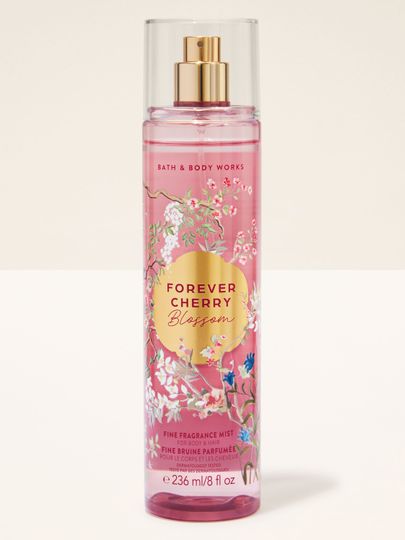 Spray parfumat Bath & Body Works Forever Cherry Blossom 236 ml, în flacon roz cu pulverizator.