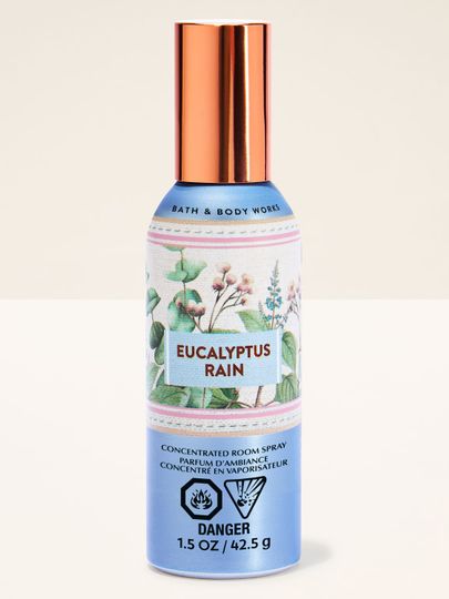 Bath & Body Works Eucalyptus Rain – spray concentrat pentru cameră într-un flacon albastru cu etichetă vegetală.