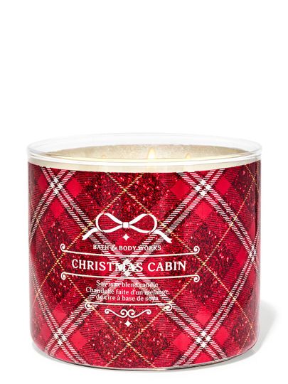 Vonné svíčky „Christmas Cabin” s třpytivou červenou etiketou se skotským vzorem, Bath & Body Works.