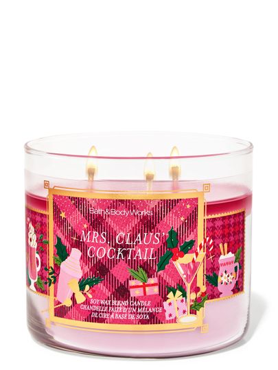 Lumânare parfumată Mrs. Claus' Cocktail Bath & Body Works cu 3 fitiluri și motiv de cocktailuri și cadouri