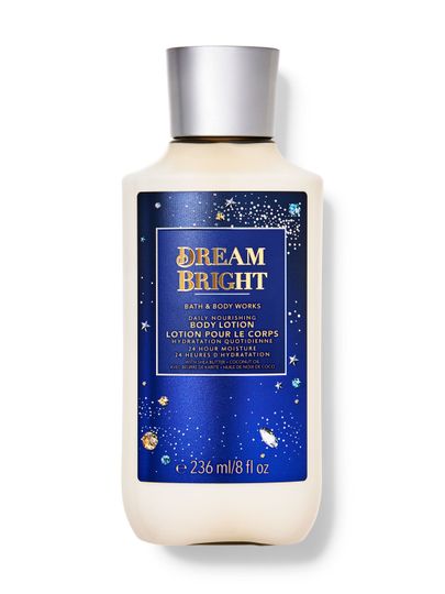 Loțiune de corp "Dream Bright" cu etichetă albastră, ce arată un cer înstelat. Bath & Body Works.