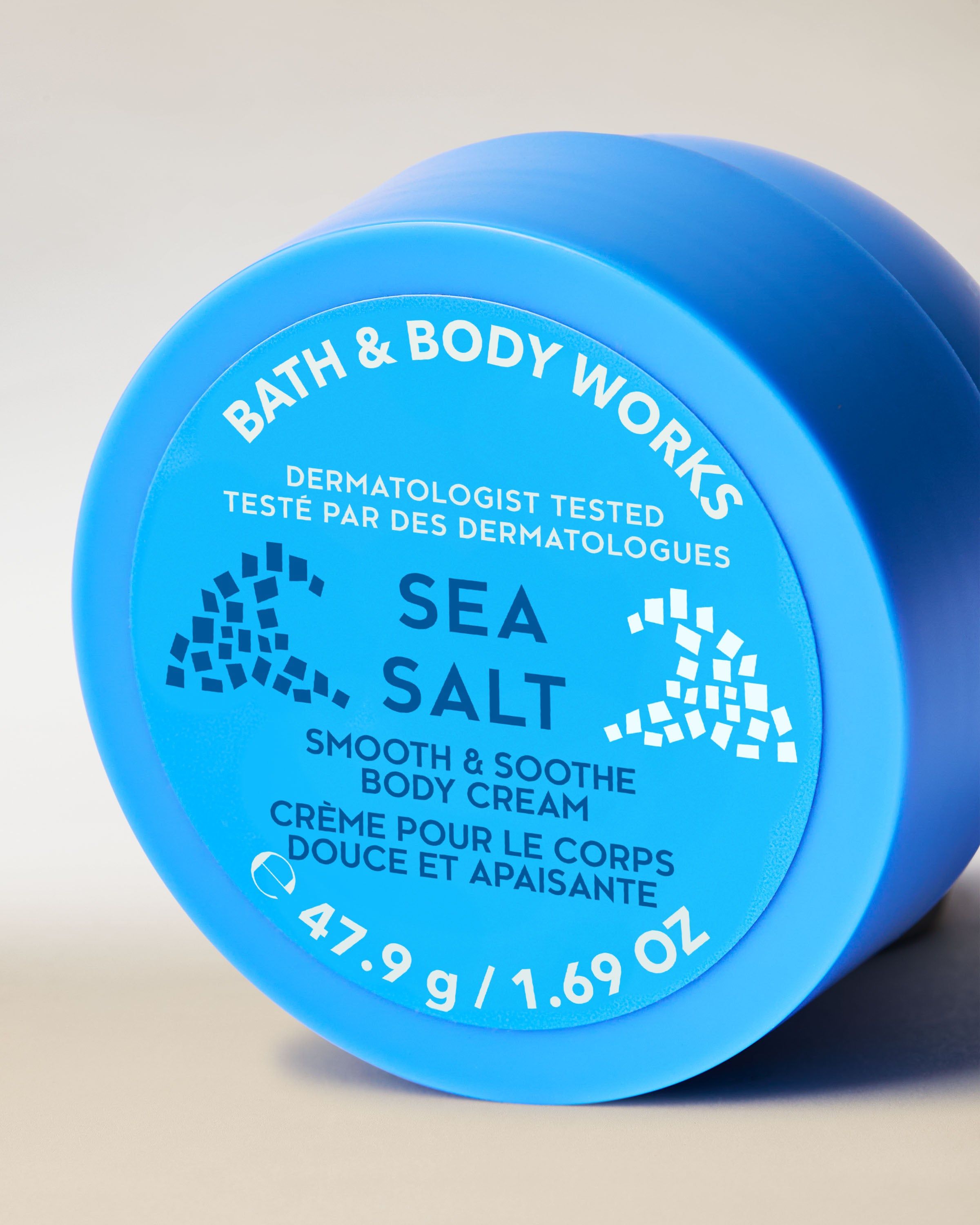 Cremă de corp Sea Salt în ambalaj albastru