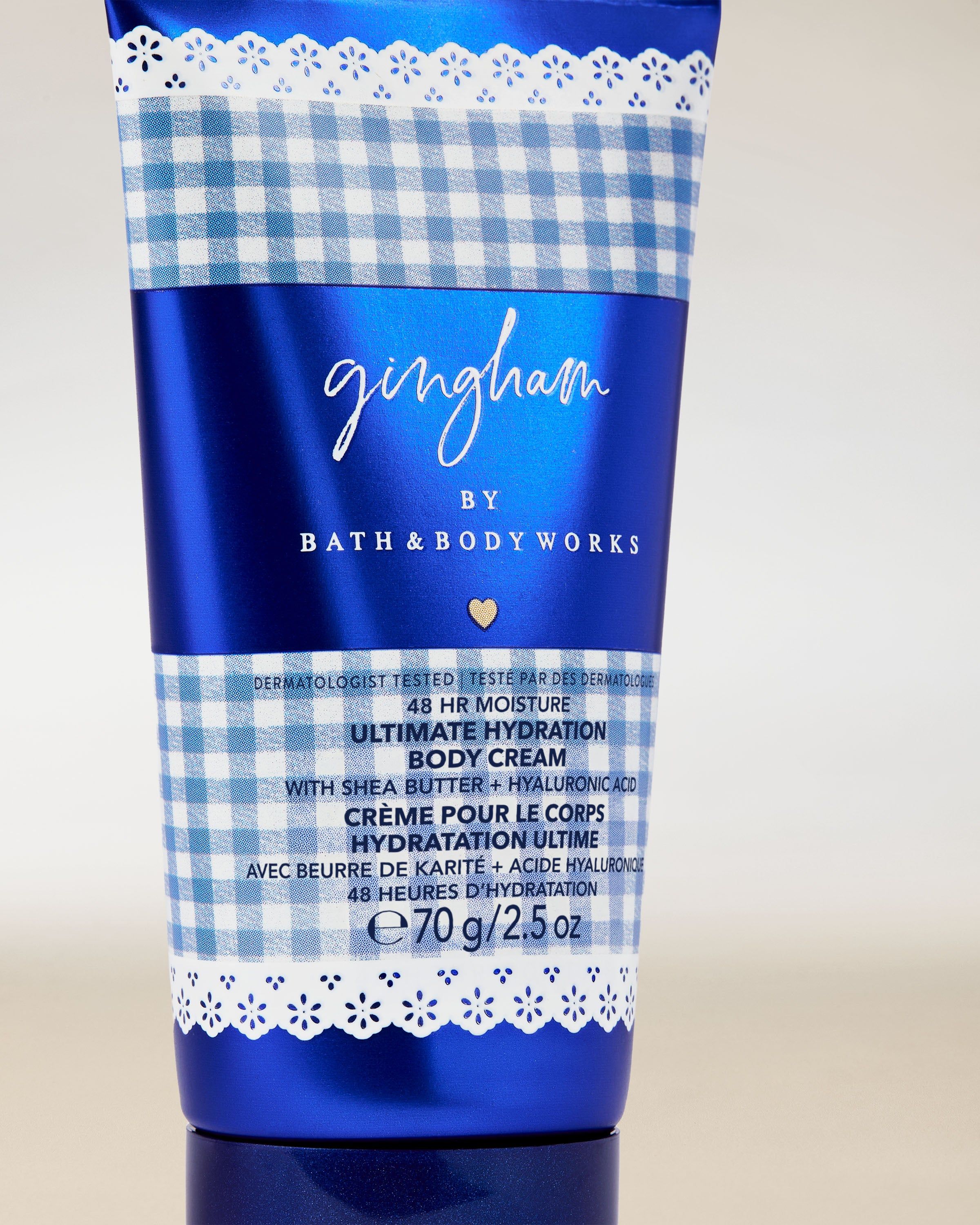 Cremă de corp Bath & Body Works Gingham 70 g, în tub albastru cu model gingham clasic.