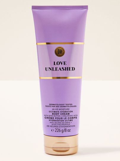 Love Unleashed Bath & Body Works – cremă de corp ultra‑hidratantă cu shea și acid hialuronic.