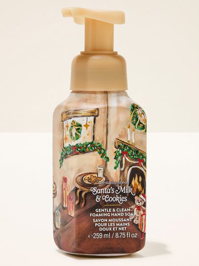 Săpun spumă Santa's Milk & Cookies Bath & Body Works cu motiv de interior festiv, șemineu și fursecuri