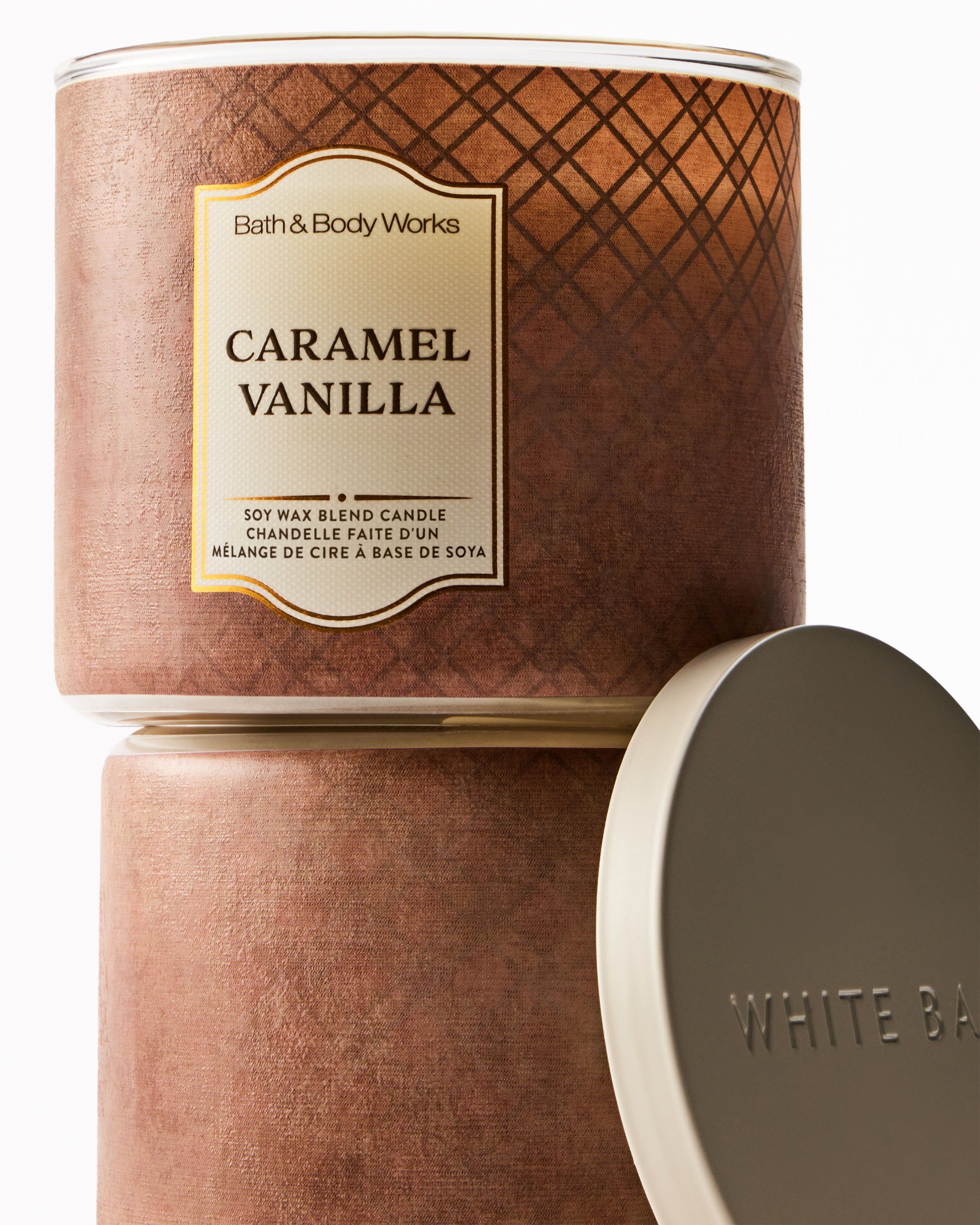 Lumânare parfumată Bath & Body Works Caramel Vanilla din amestec de ceară de soia, 3 fitiluri