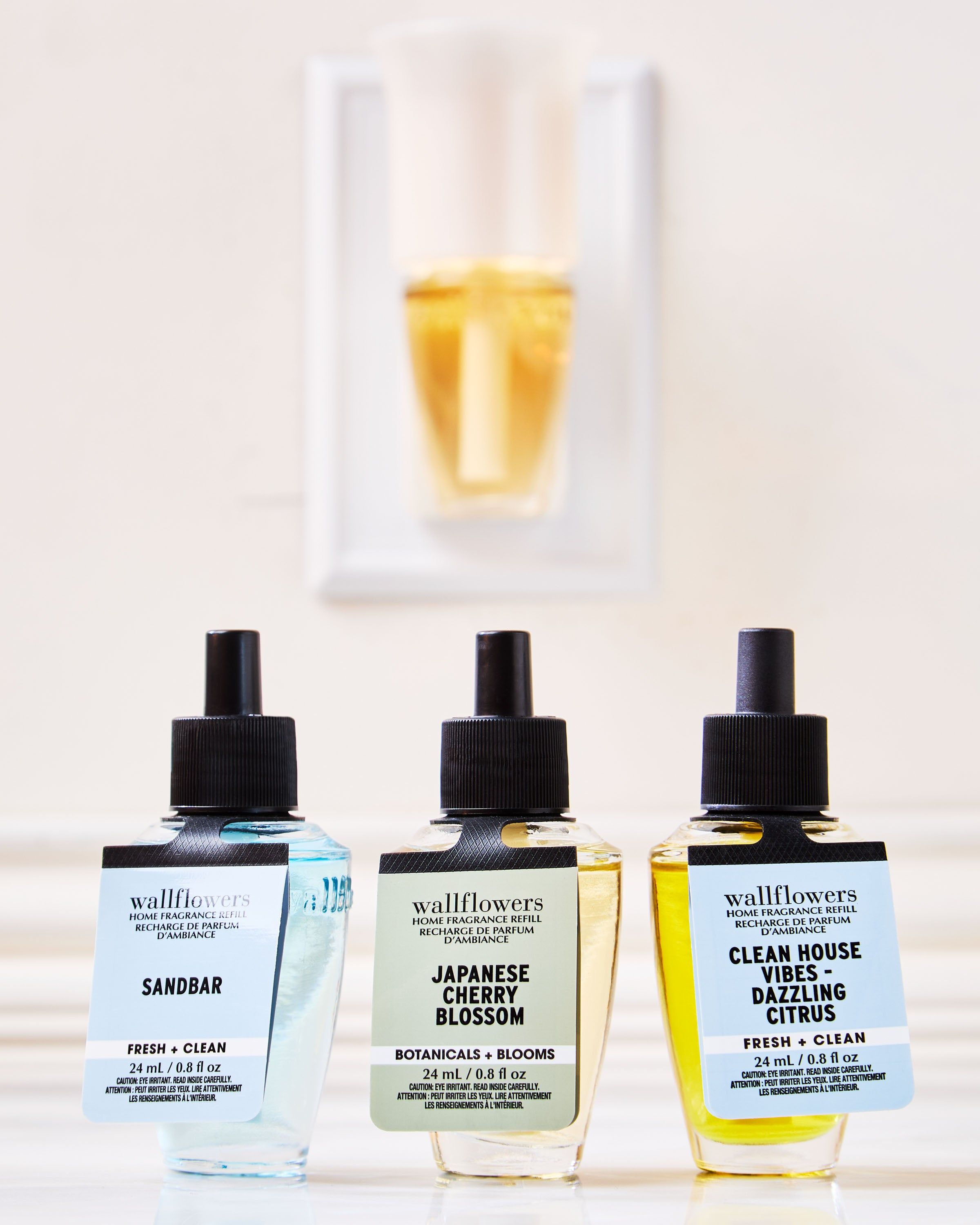 Set cu trei reumpleri Wallflowers: Sandbar, Japanese Cherry Blossom și Clean House Vibes – Dazzling Citrus.