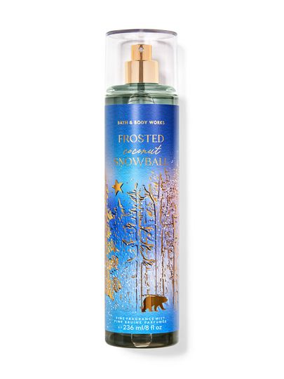 Voňavý sprej "Frosted Coconut Snowball" s motivem zimního lesa, hvězd a medvěda. Bath & Body Works.