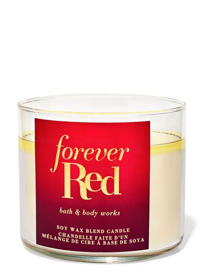 Vonná svíčka „Forever Red“ v průhledné skleněné nádobě s červenou etiketou, Bath & Body Works.
