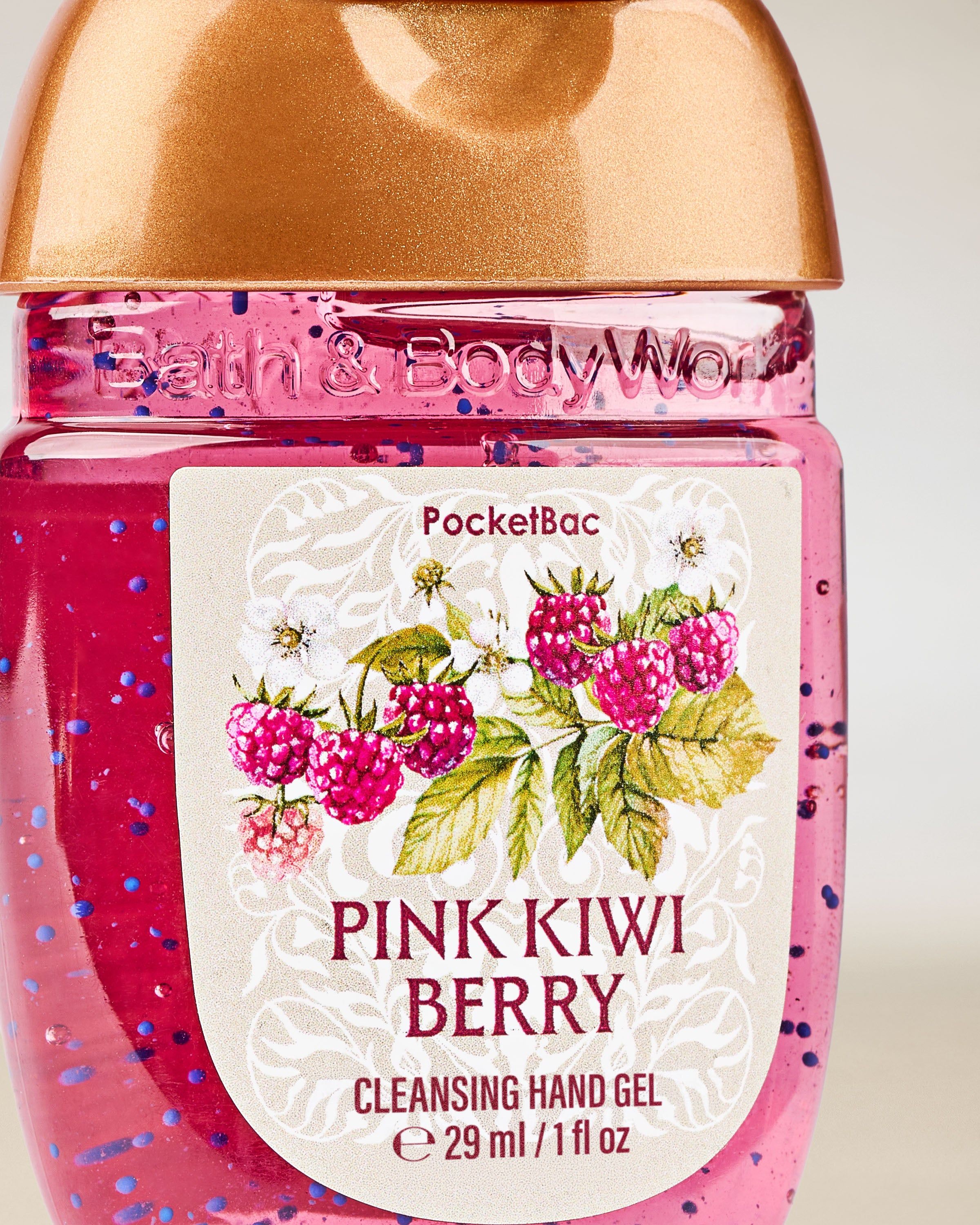 Bath & Body Works Pink Kiwi Berry PocketBac – gel dezinfectant pentru mâini într-un flacon roz cu motiv de fructe.