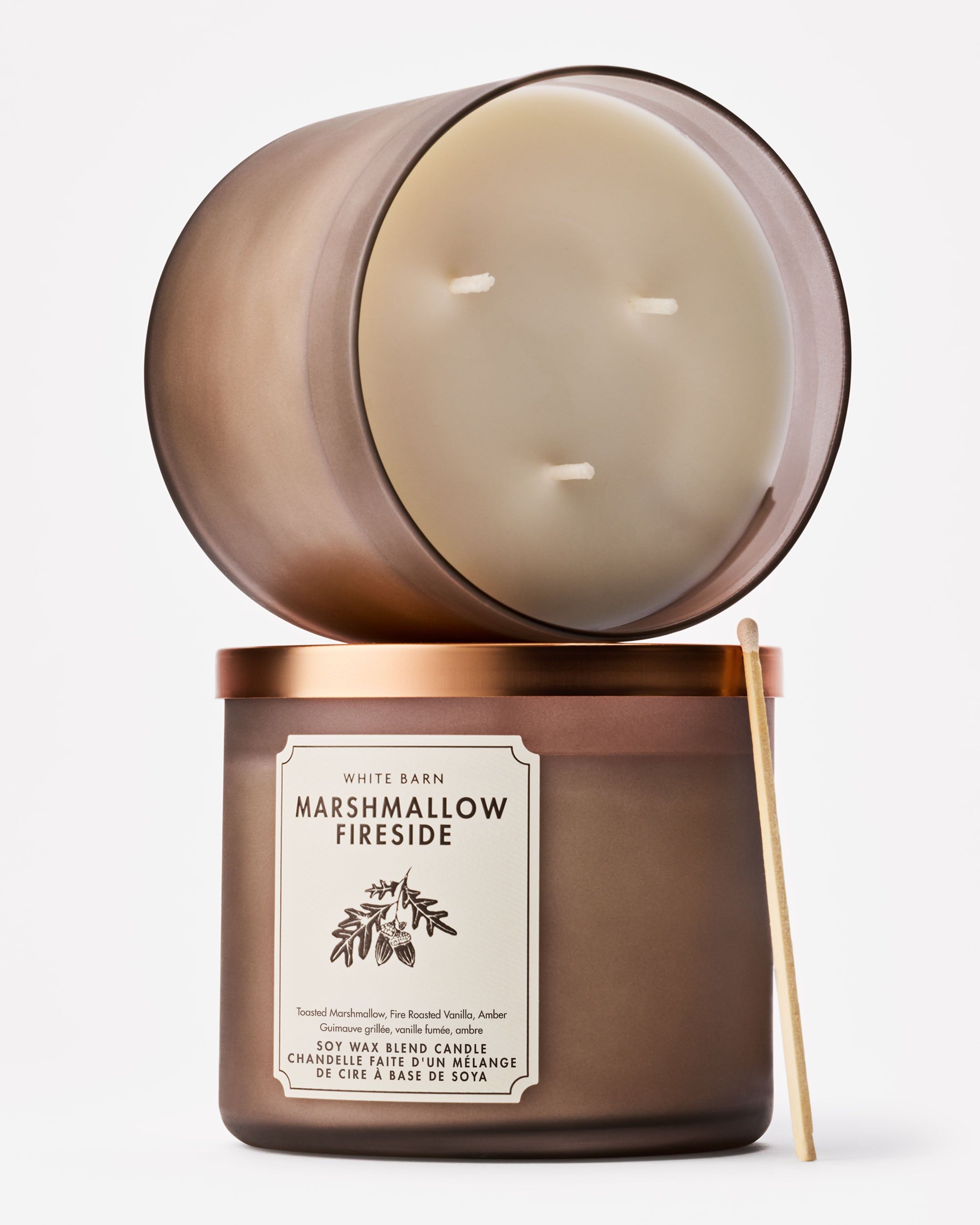 Lumânare parfumată White Barn Marshmallow Fireside din amestec de ceară de soia, 3 fitiluri