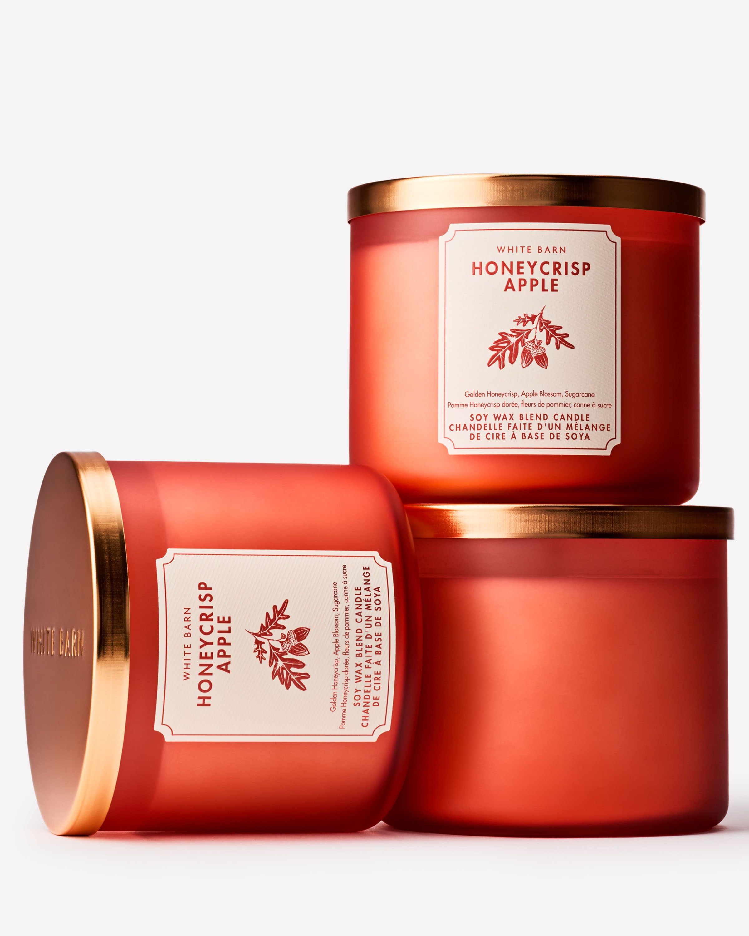 Lumânare parfumată White Barn Honeycrisp Apple din amestec de ceară de soia, 3 fitiluri