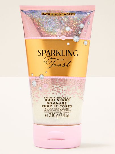 Exfoliant Sparkling Toast Bath & Body Works în tub roz‑auriu cu etichetă strălucitoare