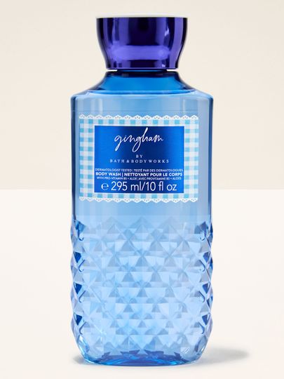 Gel de duș Bath & Body Works Gingham 295 ml, în flacon albastru cu textură decorativă.