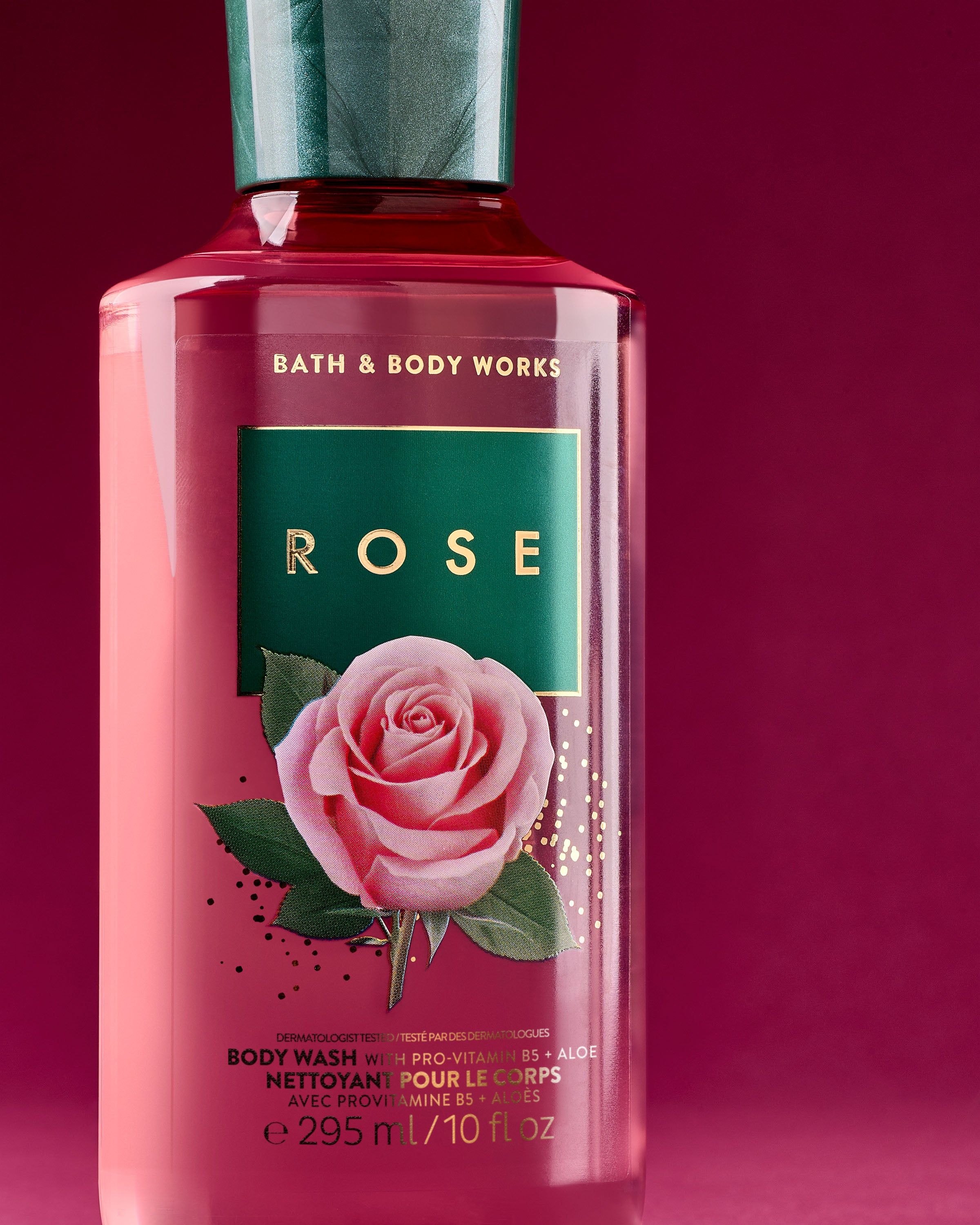 ROSE Bath & Body Works – gel de duș cu aromă de trandafir, într-o sticlă elegantă roz‑verde.