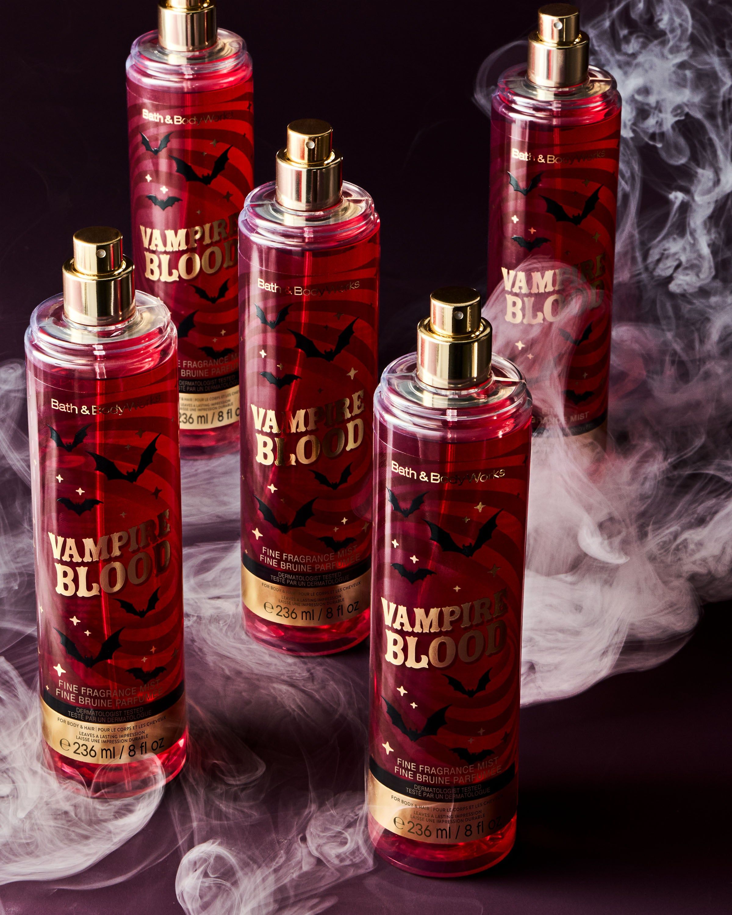 Mist parfumat Bath & Body Works Vampire Blood în flacon roșu cu pulverizator, 236 ml