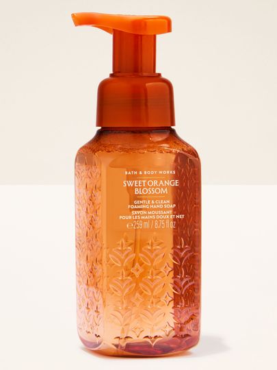 Săpun spumă pentru mâini Bath & Body Works Sweet Orange Blossom 259 ml, în flacon portocaliu cu pompă.