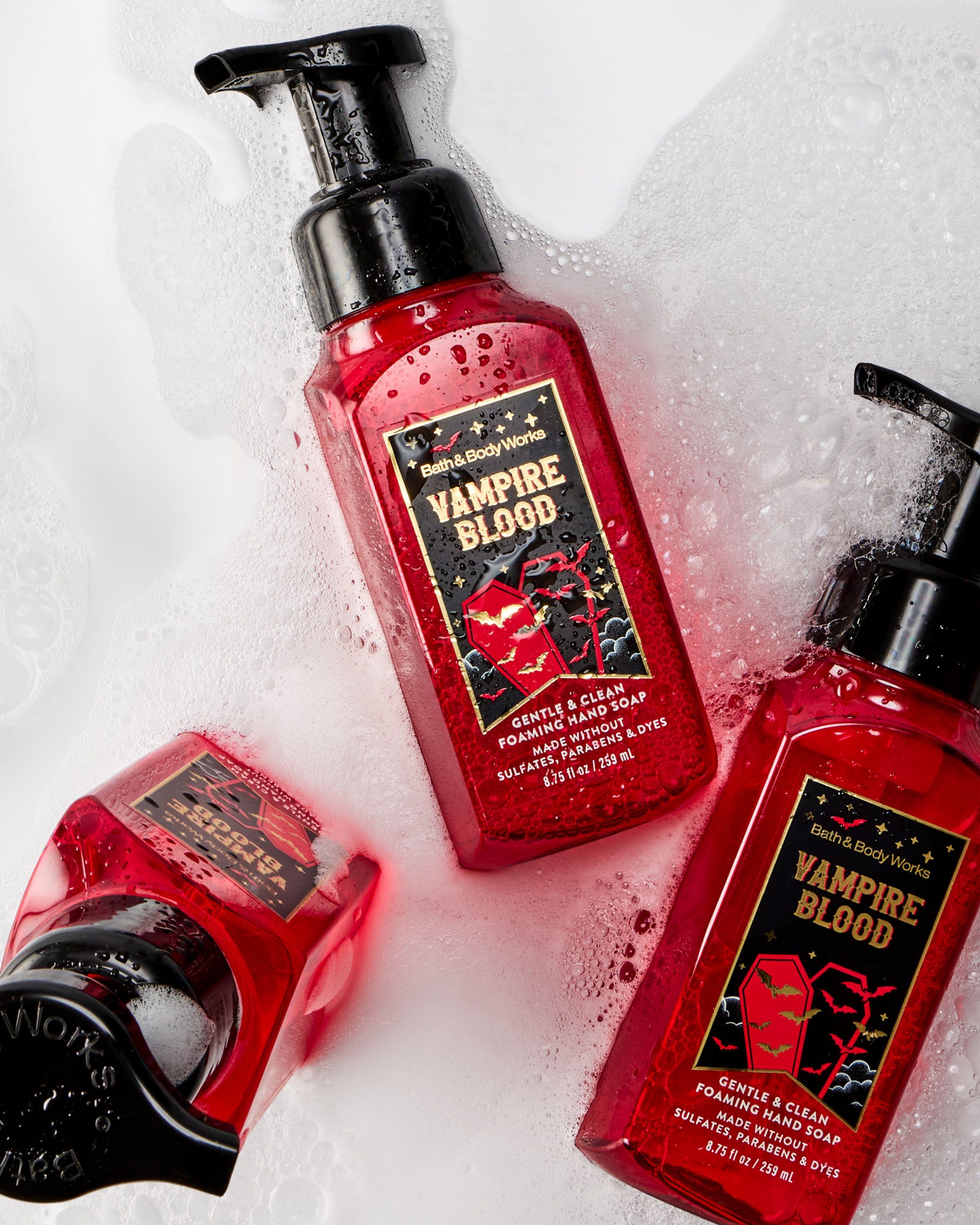 Săpun spumă pentru mâini Bath & Body Works Vampire Blood cu dozator, 259 ml