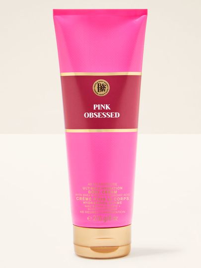 Tub de cremă de corp Bath & Body Works Pink Obsessed (226 g) în nuanțe de roz intens și visiniu.