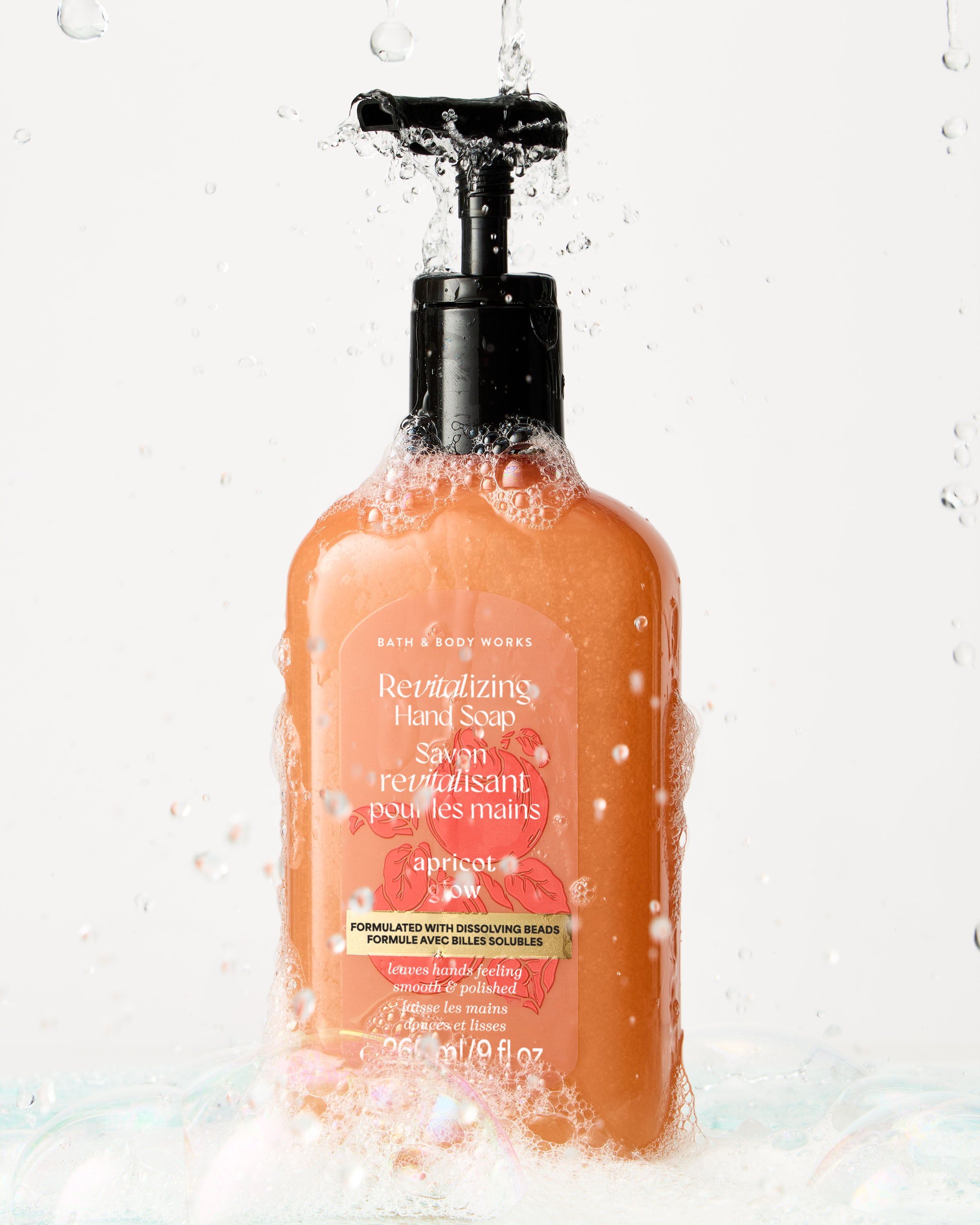 Bath & Body Works Apricot Glow săpun revitalizant pentru mâini cu pompă, 266 ml