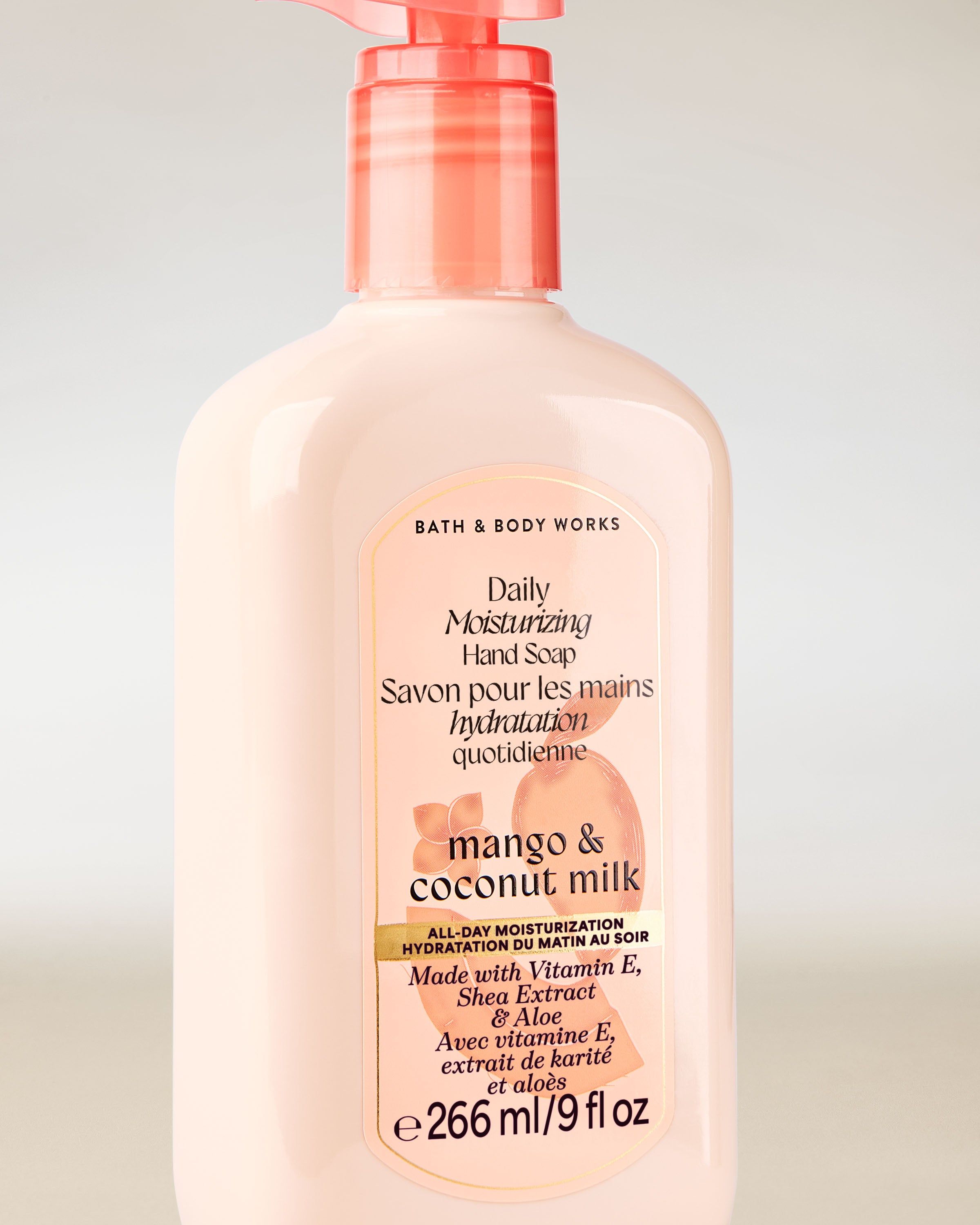 Săpun hidratant Mango & Coconut Milk cu vitamina E, aloe și unt de shea pentru îngrijire zilnică.