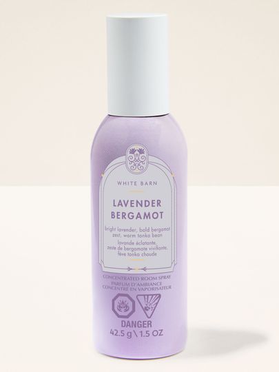 White Barn Lavender Bergamot – spray de cameră lila cu note de lavandă, bergamotă și tonka caldă.