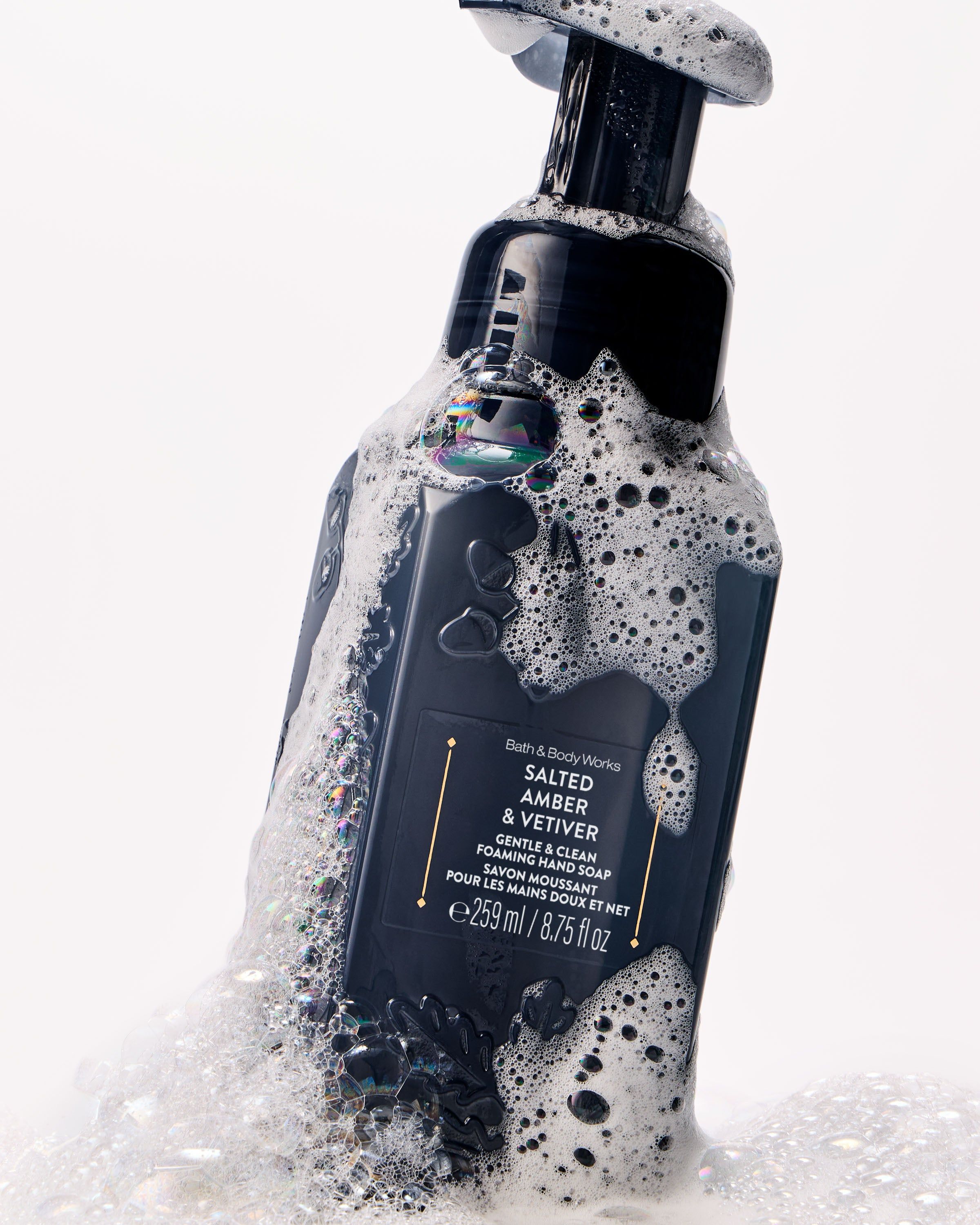 Săpun spumă delicat pentru mâini Bath & Body Works Salted Amber & Vetiver, 259 ml