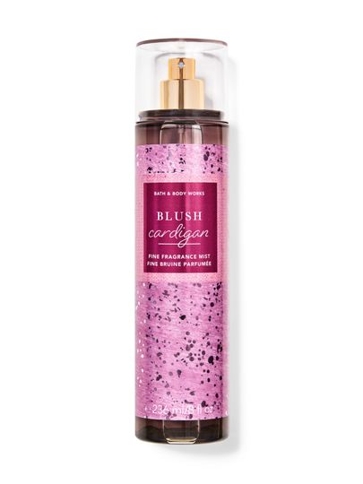 Ceață de corp "Blush Cardigan" cu etichetă roz cu sclipici roz și argintiu. Bath & Body Works.