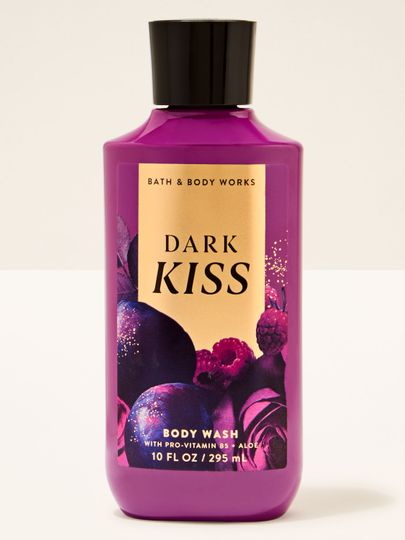 Gel de duș Dark Kiss Bath & Body Works într‑o sticlă mov cu capac negru