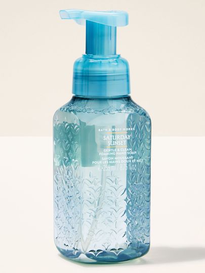 Săpun spumă pentru mâini Bath & Body Works Saturday Sunset 259 ml, în flacon albastru deschis cu pompă.